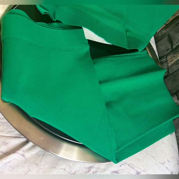 Green Ribbed 2PC Workout Set - Picture 3 of 11